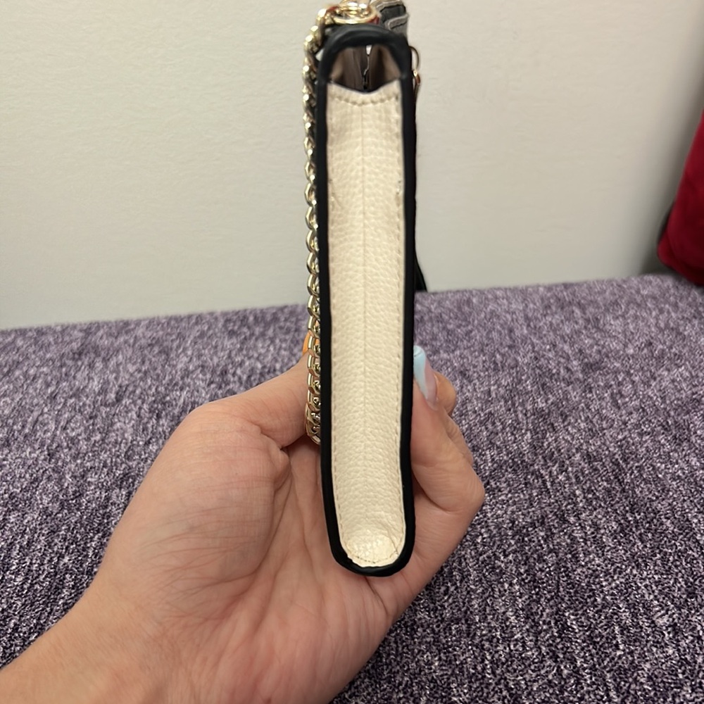 kate spade wristlet - Picture 3 of 5